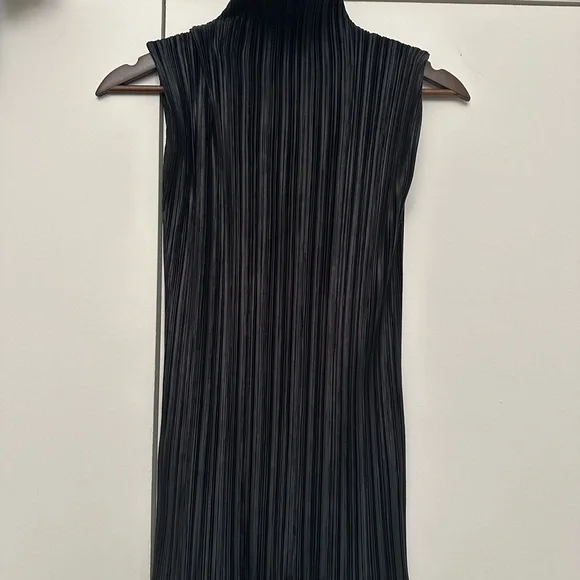 Issey Miyake sleeveless shirt - Picture 1 of 2